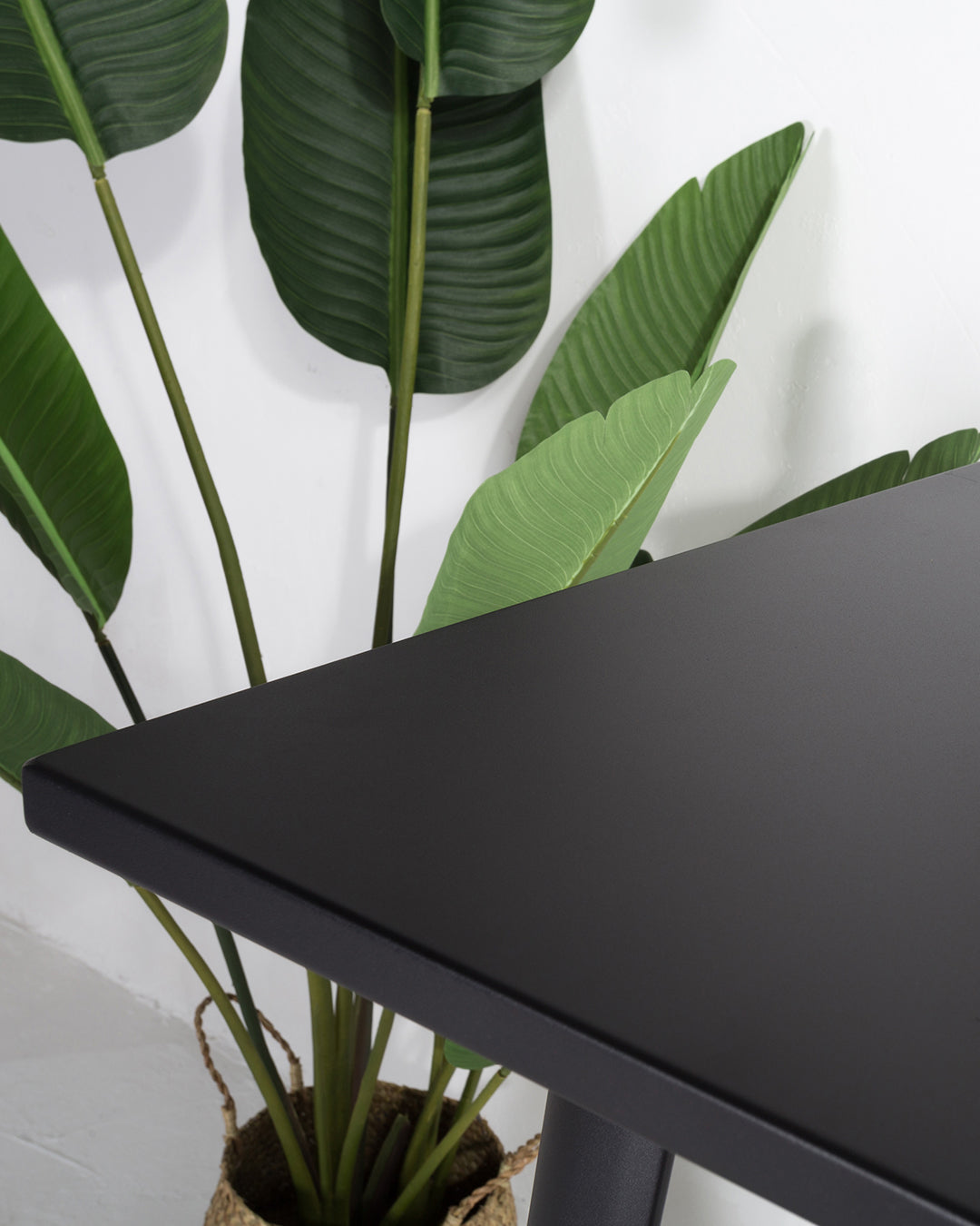 Lix Metal Bar Tisch schwarz