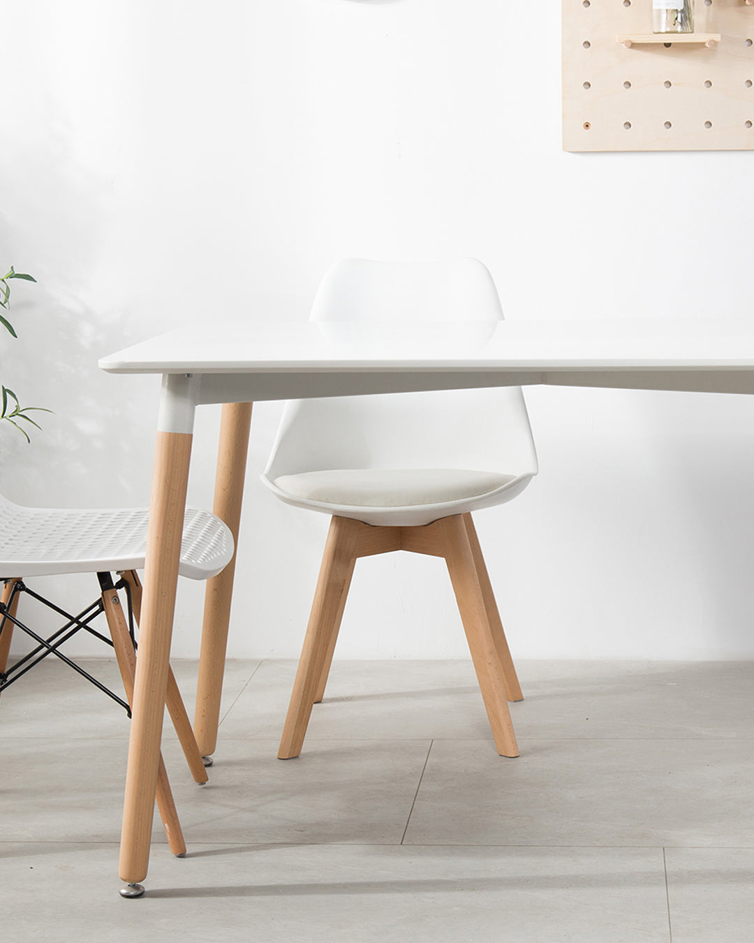 Tulpe Designstuhl Elfenbein Weiß