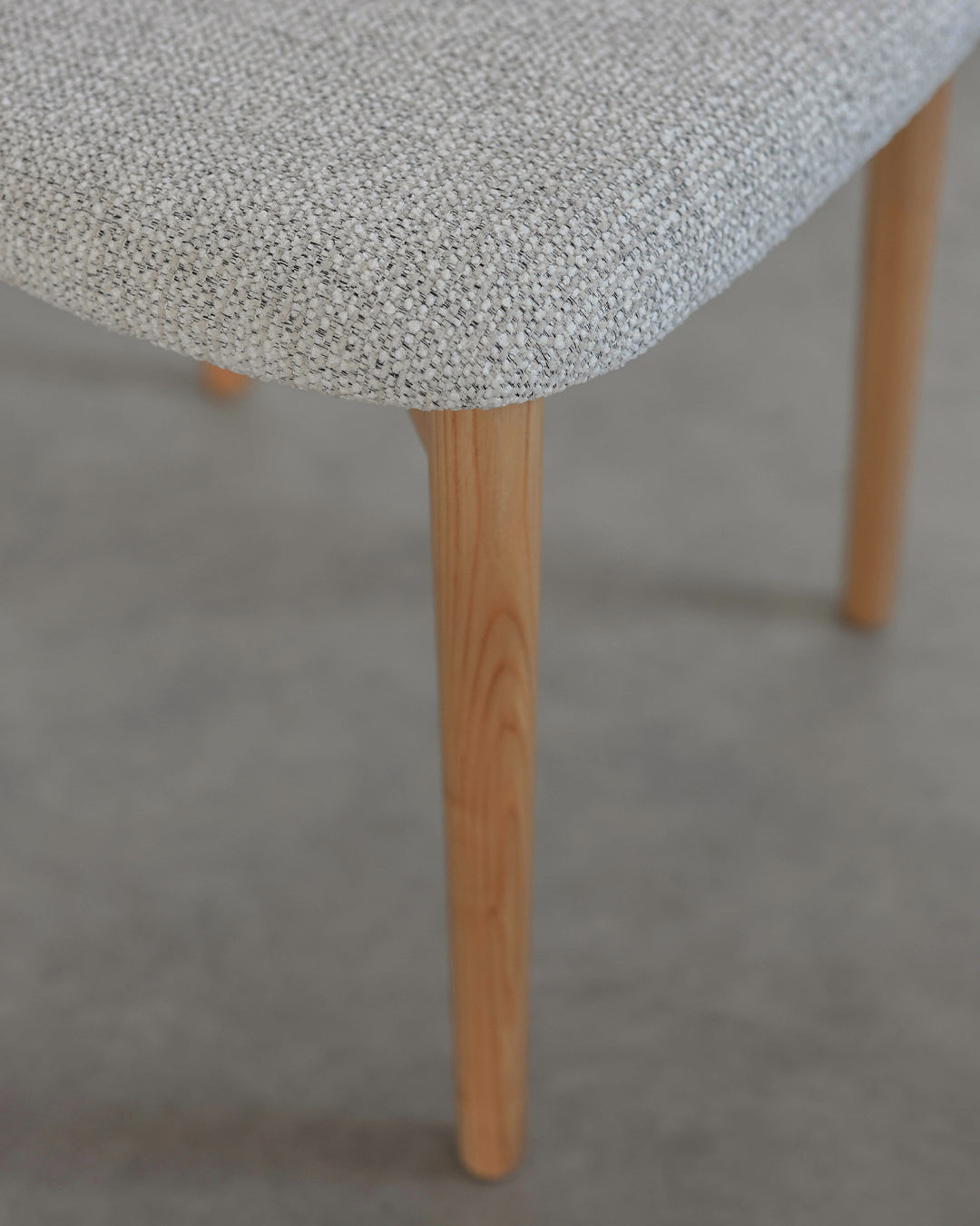 Samantha Holzstuhl dunkler Beige