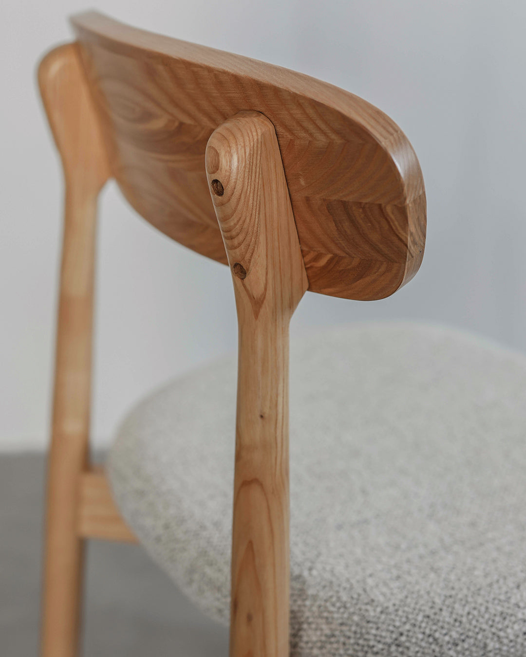 Samantha Holzstuhl dunkler Beige