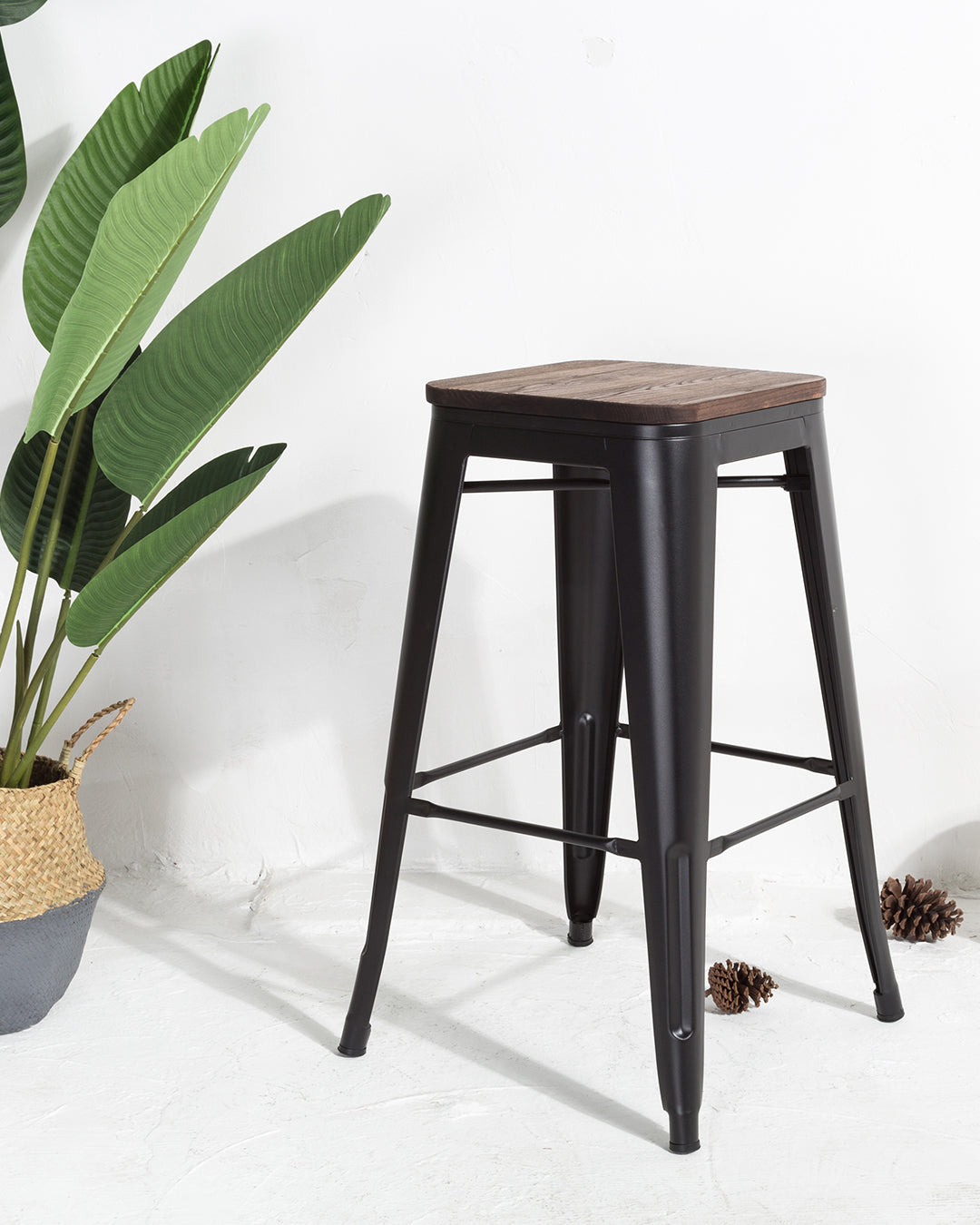 Lix Wood Counter Stool Black