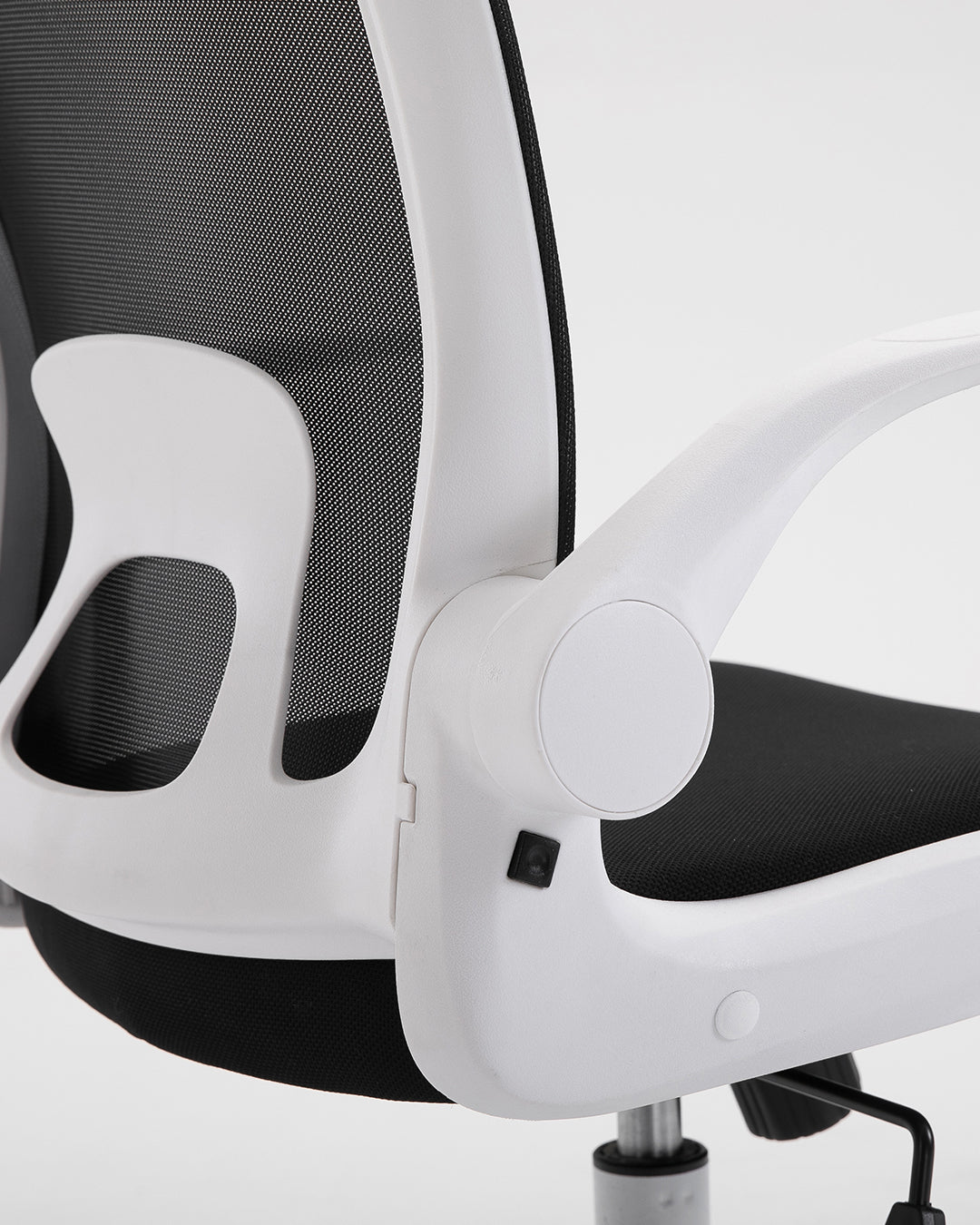 Minerva Office Chair White Black